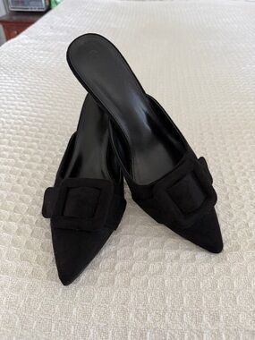 Black Pointed Suede Mule with Covered Buckle Sz.9
